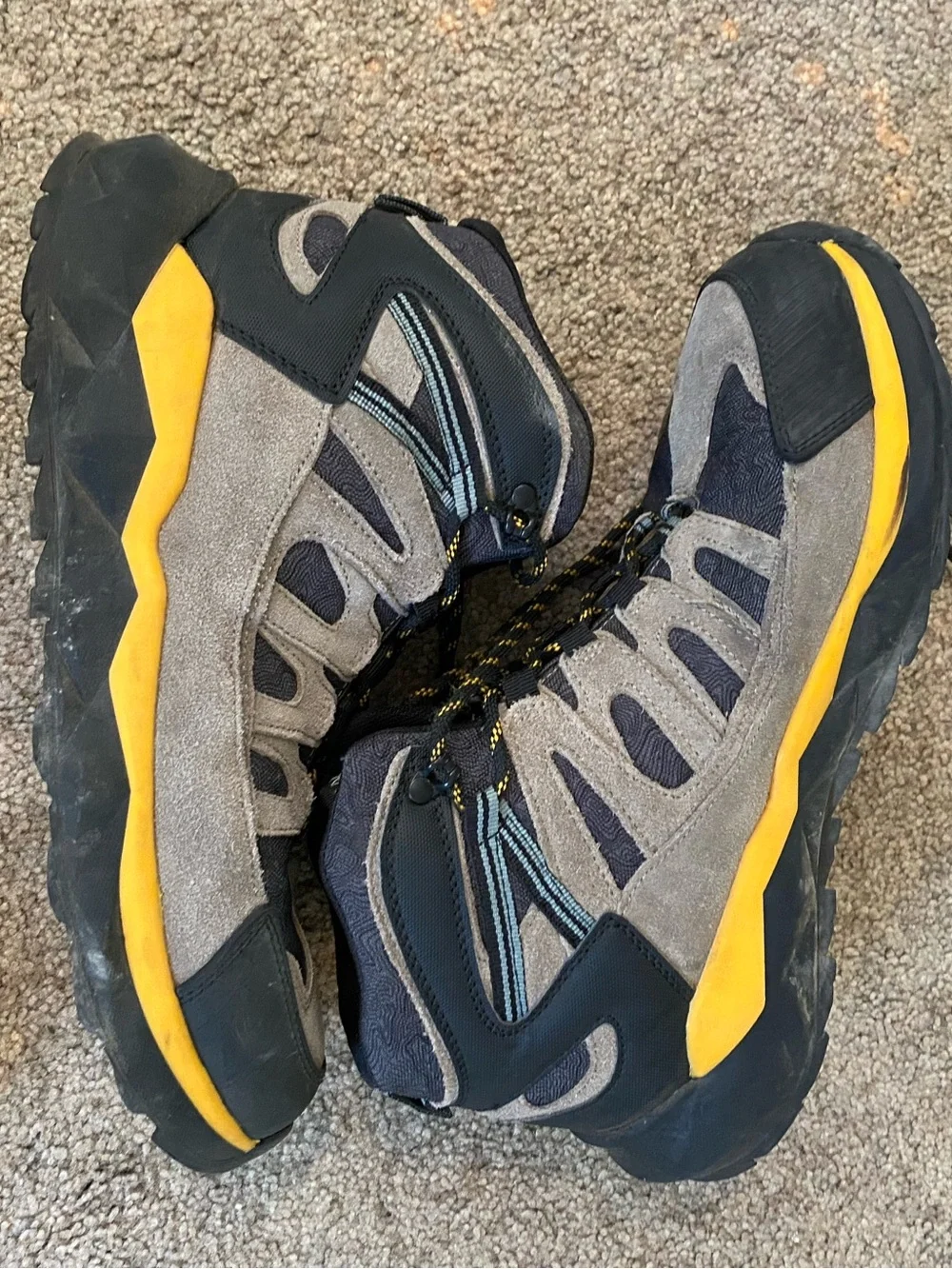 Hi tec Mens hiking boots size 10